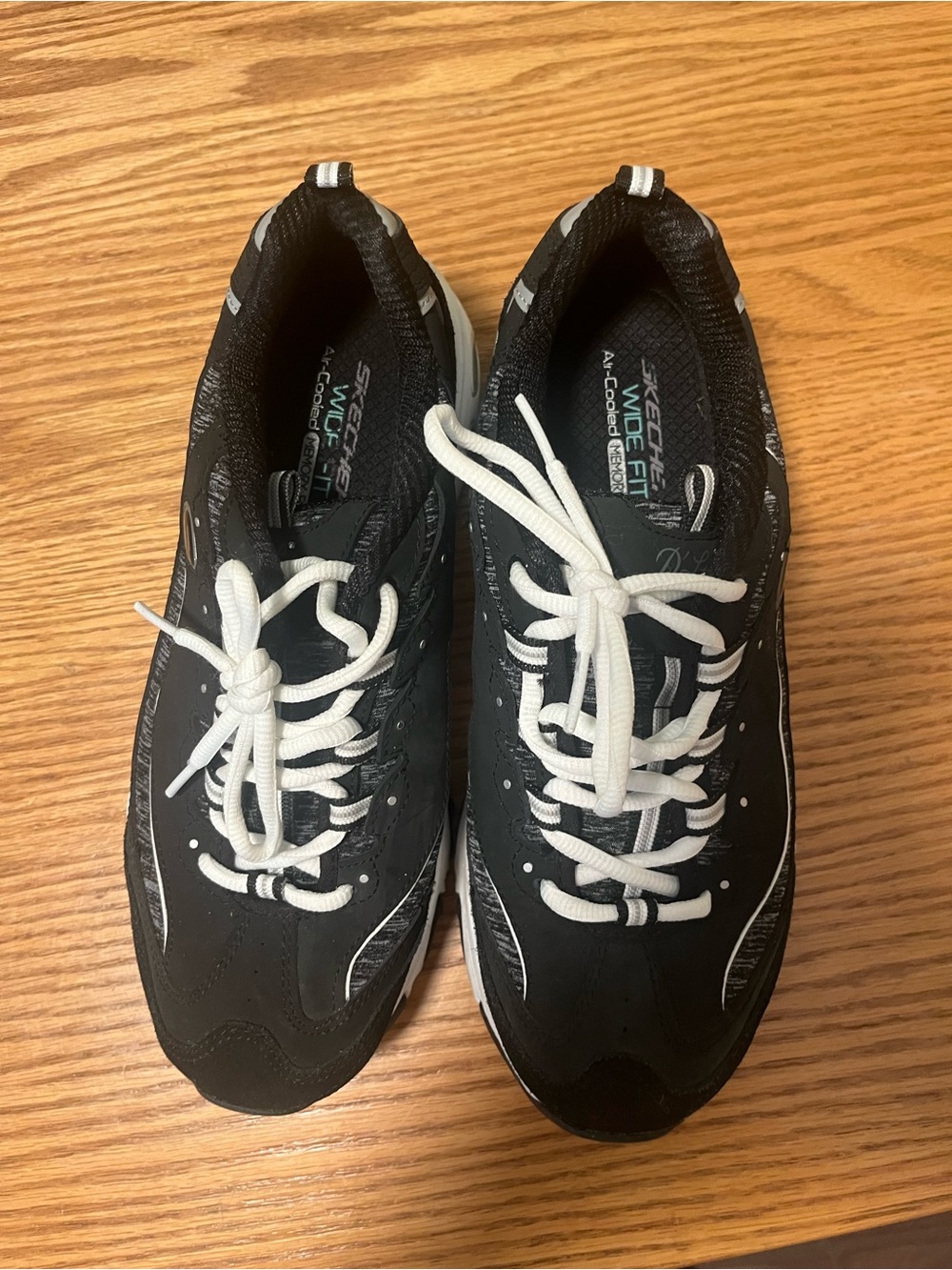 Skechers D'Lites Black & White Sporty Casual Memory Foam Shoes Size 10 - Picture 7 of 9